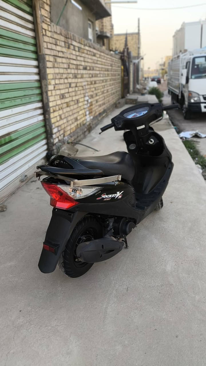 سلام عليكم دراجه كامكو في تو موديل 2013 دراجه تخبل وناشفه لخير ودراجة بعدهي جيس صاله سبوع من طالعه دراجه برغي مامفتوح بيه وما ملعوب بيه كله عل بلاد محرك 125دراجه مكفوله كفاله عامه من كلشي دراجه مامتعوبه ودراجه خير من الله سعر خاص او عله رقم ***********
