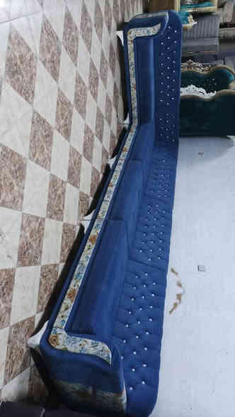 السلام عليكم 
تخم وديوان مختلف الالوان والاحجام 
للجحز 
***********
