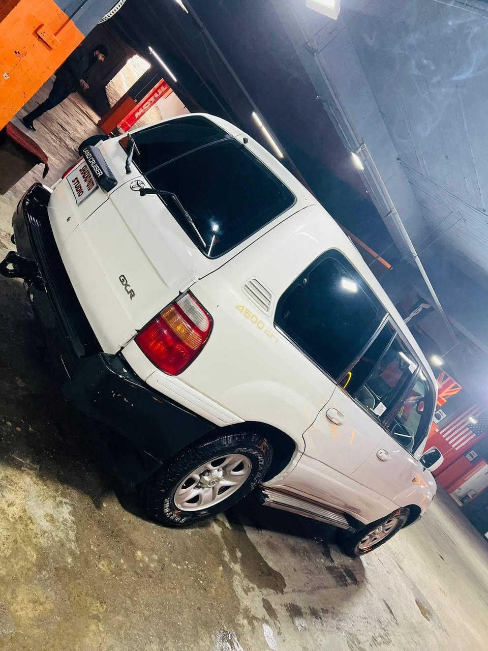 تــــــــەنــــــهـــــــا فـــرۆشــــــــــتـــــــــــن
TOYOTA LAND CRUISER
***********
***********
جۆری سەیارە/توێتا لاند کرۆزەر [مۆنیکا]
مـــــــۆدێـــــل/٢٠۰۱
سعری /٩٨$ وەرەقەو معامەلە
ئاڕمی بلاستیکی سلێمانی 
ئاڕم ئەوەلیات خرامە بەشەرت
ڕەنگ/سپی
جوار پارجا بویاخ بێناو گرتن
گێڕو مەکینەی بیلاد ٤.٥ بەخاخ
گێڕومەکینەی مەزبوت 
گێڕ عادی
دەبڵ ئەکسلی مەزبوت
مواسەفات سێڕوبع
وناوڕەساسی تەبریدو تەبرید مەرکەزی سەلاجە
شانو سەقفی شوشە
پێشو دوای بێ جرکە 
تاقمتایەو ویلی عادی لۆک 
کارەبای کامل مەزبوت 
جوار جام کارەبا 
ناوی جوان هەیکەلی نمونە 
ناو زەرد
سەیارەیەکی جوانوپاکو بێ مەسرەف
دەعامی بۆ دەعامی بەشەرتی فەحس

***********
***********
تــــەنــــــــهــــــــا بـــــــــۆ فــــــرۆشـــــــــتـــــــــن السليمانية, العراق
