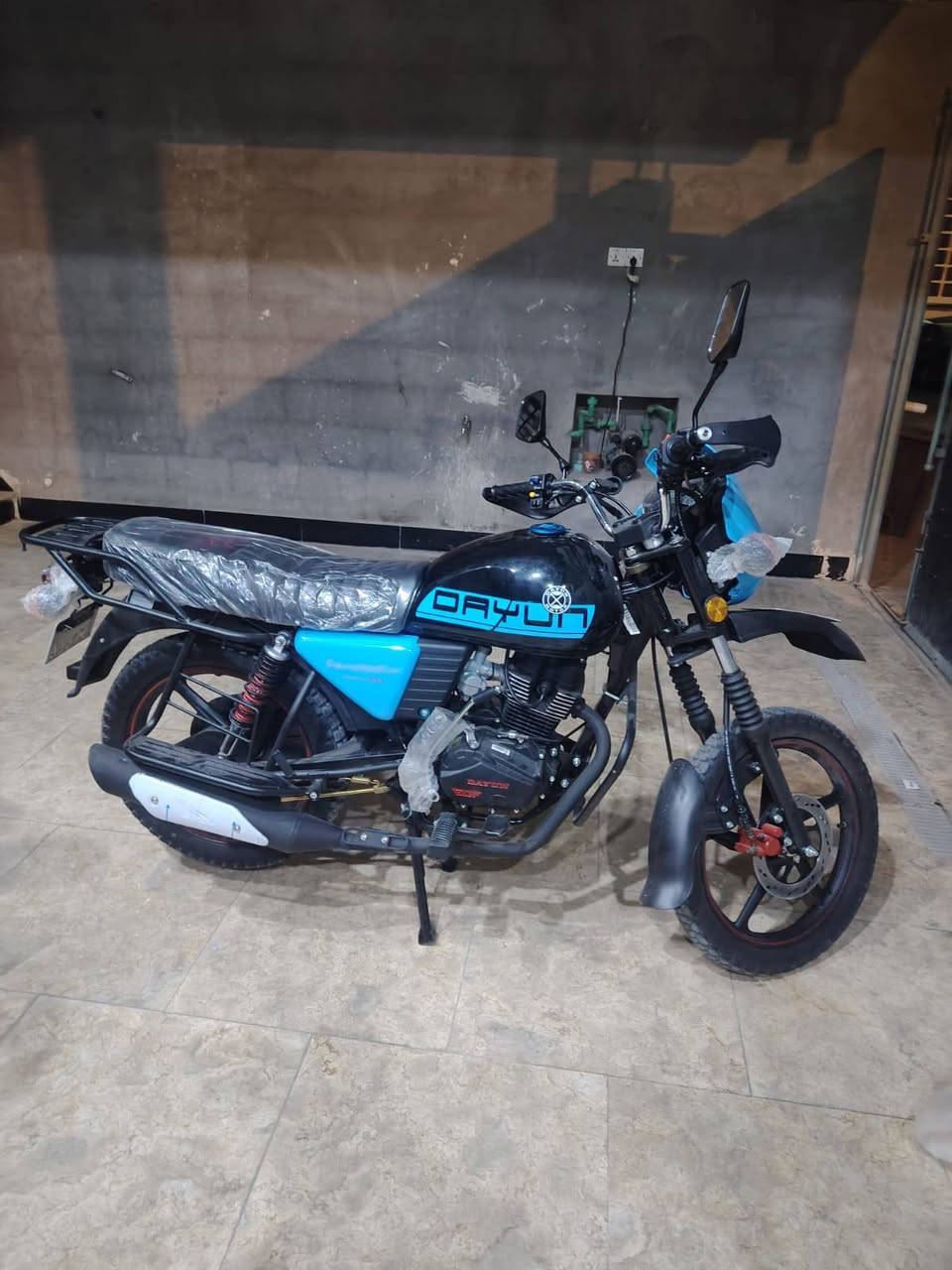 دراجة دايوان جبلي موديل 2026 محرك 200cc 
الدراجة مرقمة رقم اربيل والدراجة لوك بعدهة بالجيس ماشية فقط 500 كيلو 
عنواني البصرة الزبير للاستفسار اتصل ***********
