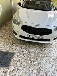 كيا لاكنزه 2011 سياره بيها رشات صبغ السياره واحد ع واحد كير ومكينه وحد...