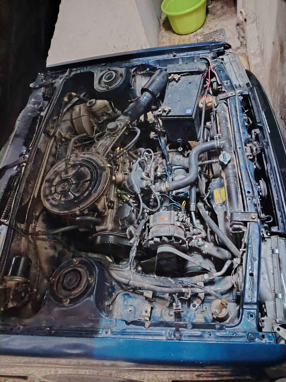 السلام عليكم
كورلا دي اكس
رقم جديد بسمي تحويل وكالة
محرك جديد ستندر  💯
كير جديد فرخ بطه 💯
زوج تايرات جديد وثاني فوك نص عمر
دوشمة جديدة
كماليات وايرمنية كلها شغالة
نقصها طخم بس
مكان سيارة موصل الأيمن سعر 33$
ترهم مراوس حسب القناعة 
 تواصل اتصال أو واتساب  ***********
