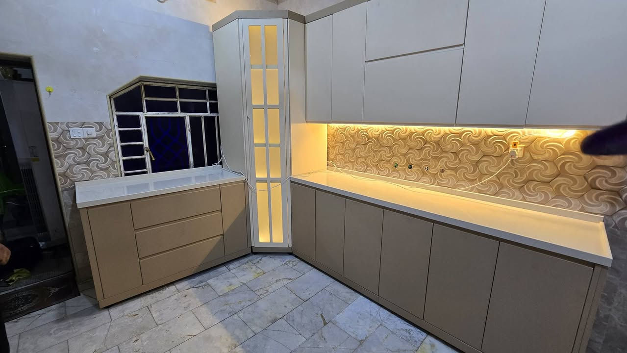 لأن التفاصيل تصنع الفرق ✨
كاونتر خارج HDF ومن الداخل المنيوم بتصاميم عصرية وجودة عالية
ننفذ حسب المساحة والذوق وبأسعار تنافسي


**إذا كنت صاحب هذا الإعلان وتريد حذفه لأي سبب، رجاءا أرسل رسالة إلى الدعم الفني**