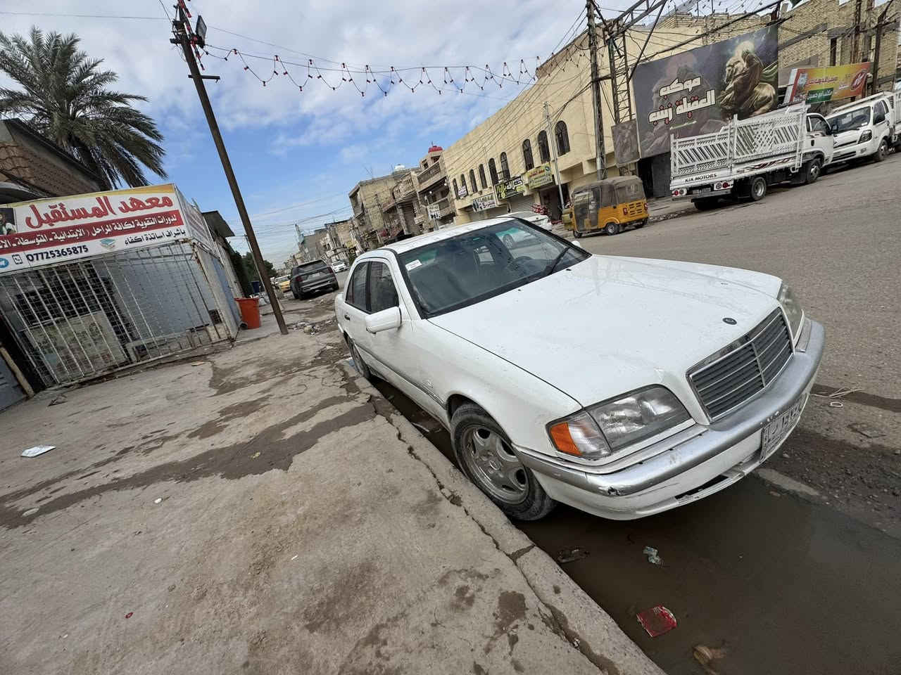 سلام عليكم 
 مارسدس شبح بيبي c230 
 سياره نفس ماموضح بصور نضيفه كلش 
 كير مكينه بلادي 4 اسلندر 
 سعر 48
 شعب حي اور 
 ***********
