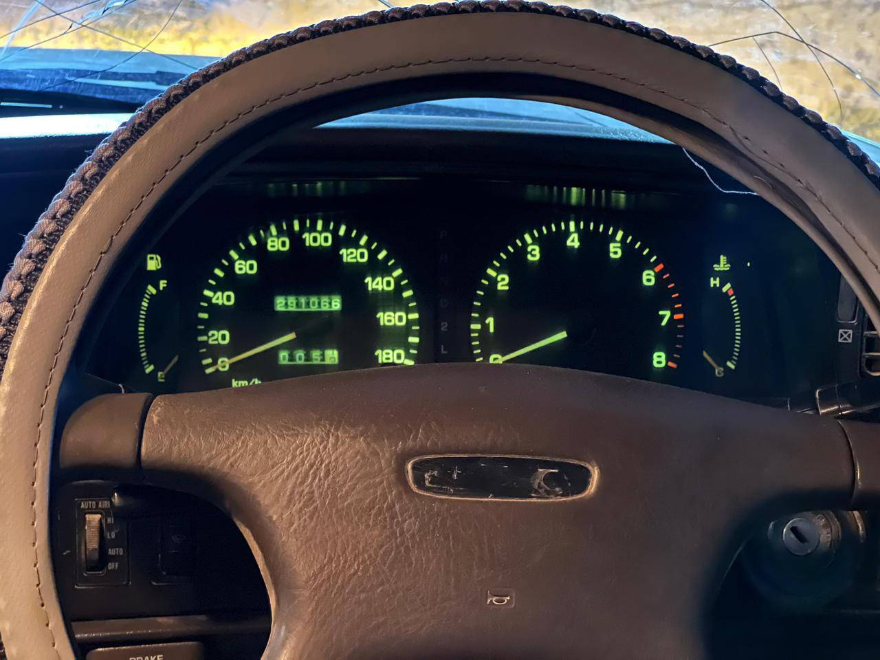 مارك يمين مراوس بكم
***********
