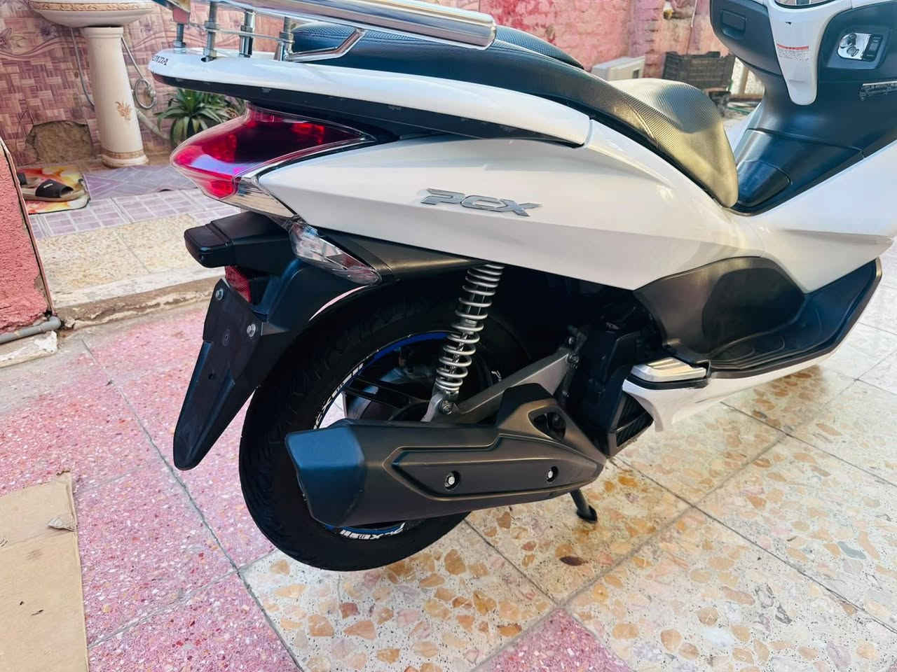 Pcx
دراجه رمبه 
مكفوله كفاله عامه 
حساس استان شغال 
حساس ازدحام شغال 
كهربايات كلهه شغاله 
مكينه بلجيس تخبل 
دراجه جديده مال جناي 
ورقت مزاد وياهه 
مكينه وكفر كفاله 
السعر 12ونص 
عنوان زعفرانبه 
بيهه مجال حك الجيه 
ماشيه 45
***********
***********
