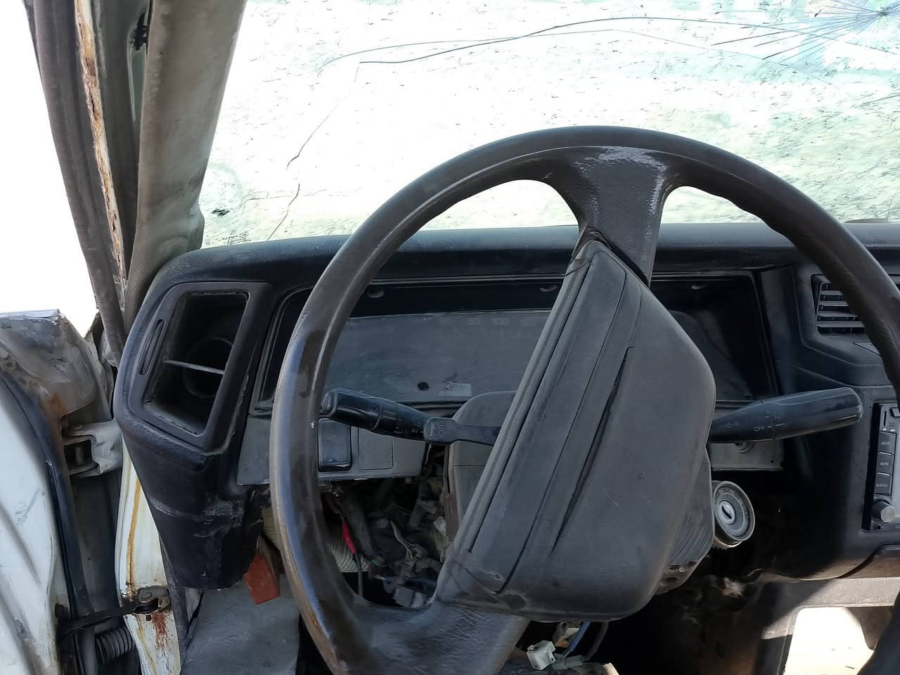 سلام عليكم يوجد دشبول سيدان كامل جديد البيع ***********ملاحضه شتري سيارت تصقيط
