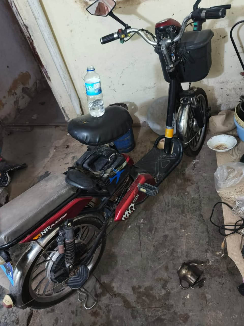 السلام عليكم اخوان دراجه شحن للبيع اي عيب مابيه بطارياته بعدهن مال شركه وبعدهن بحيلهن كهربائيات كامل شغال تجي تشغل وتتوكل  السعر 150 قفل العنوان كركوك القادسيه  رقمي ***********
