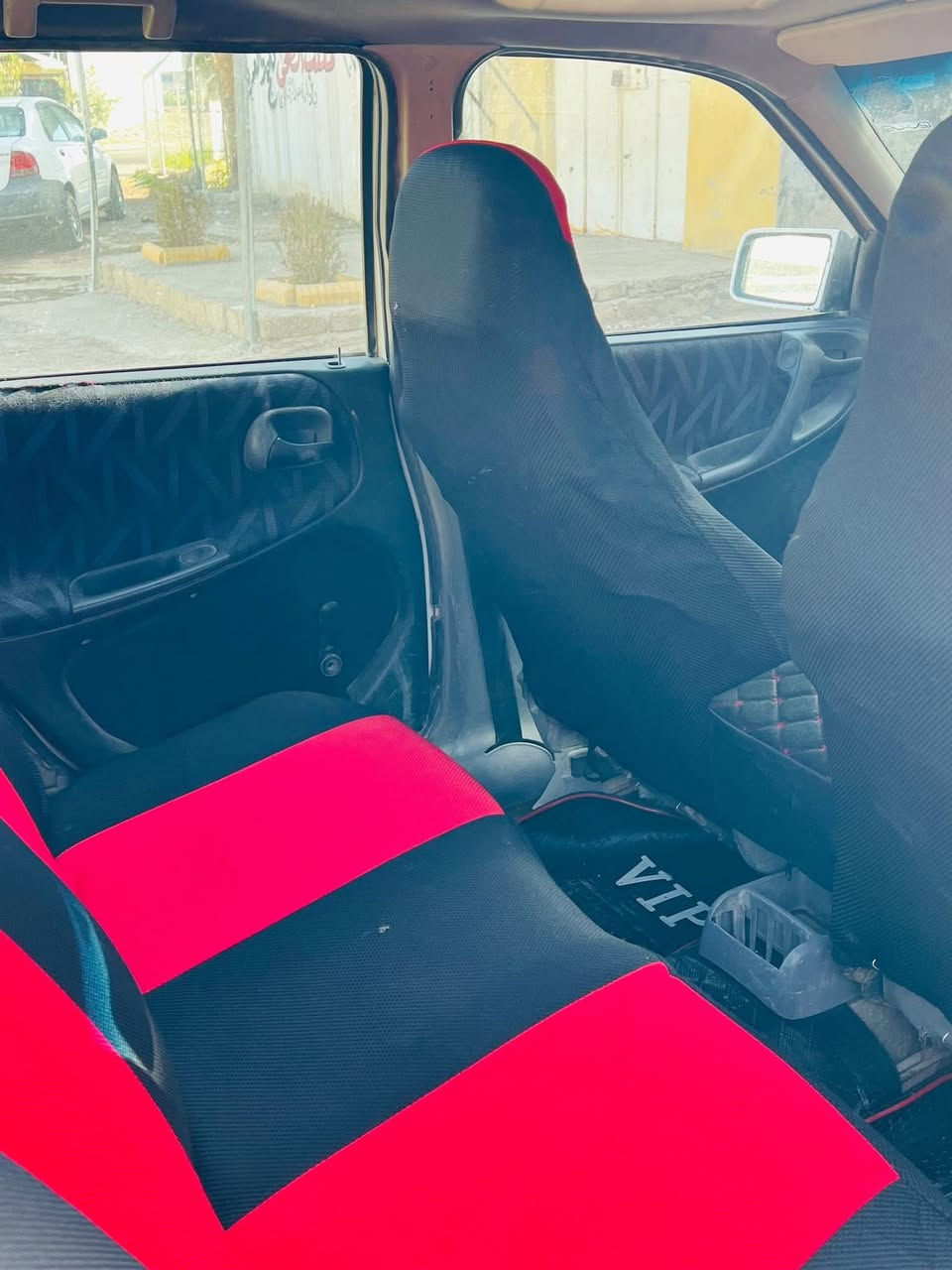 السلام عليكم : استره ١٩٩٢ سياره جاهزه من كلشي بسمنه مشروع وطني سنويه لي ٢٠٣٠ ثاني يوم تحويل مكينه كير طخم حداديه كله شرط  تدفه كاربون بانزين ستيرن بور ستتم سماعات قفل مركزي سياره مال بيت او لا ضرر ولا خياس او الباقي كدام العين 
عنوان موصل / شارع بغداد / سعر ٣٨ بيه مجال بصيط : رقم التلفون *********** ***********
