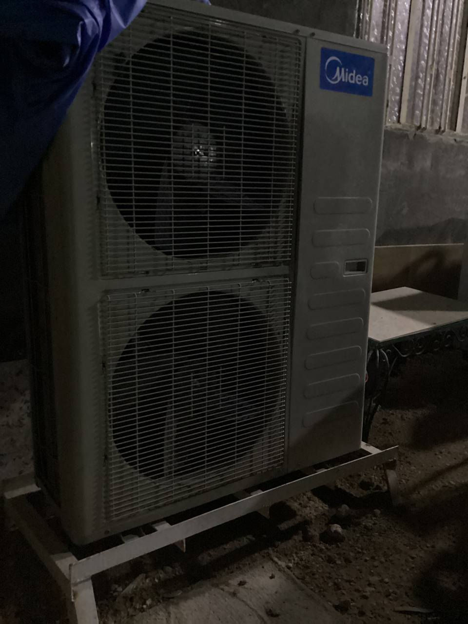 سلام عليكم ورحمة الله وبركاته
سبلت 5 طن نوع (Midea)
3 فيز، مشتغل مرة وحدة فقط وبعدها انترك، حالته نظيفة جدًا.
للبيع أو المراوسة على سنكل فيز عمودي.
علمًا أن السبلت تابع لأحد مواكب الإمام الحسين عليه السلام.
📍 المكان: كربلاء
📞 الرقم: ***********
بارك الله بيكم.
