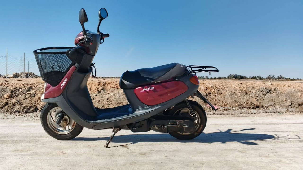 السلام عليكم دراجة بطة منغولي شاصي مكفول الكهربائيات كلهة شغالة دراجة كاملة مكينتهة ناعمة وبيهة شلعة من اول هندر تشتغل نقصهة بس باتري مكاني كربلاء قرب الإمام عون السعر ٣٠٠ للأستفسار ***********
