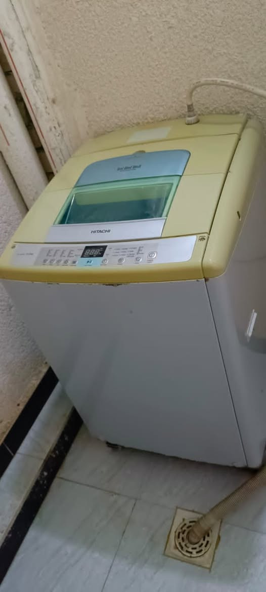 غساله او توماتيك ما اعرف شنو نوعيته شغاله مكاني بوبيات شارعه الودي  سعر 160 وبيه  مجال
***********
