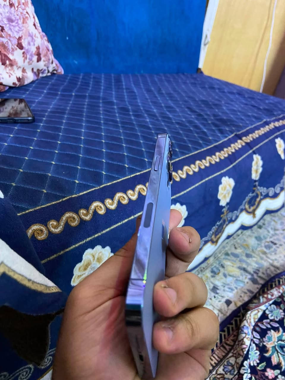 ايفون13برو ماكس لون بحري G5جهاز مال اقصاد امريكه سيم كرت متوقف فقط
حدث فرمت كووووله شغال امبدل شاشه وبيه لون من فوك مامثر عل شاشه وبطاريه فيس ايدي متوقف شاصي مالتهة بل كارتون شحن مالته يخبل 
مكاني الامين الثانيه *********** واتساب فقط
سعره 300 وبي مجال
