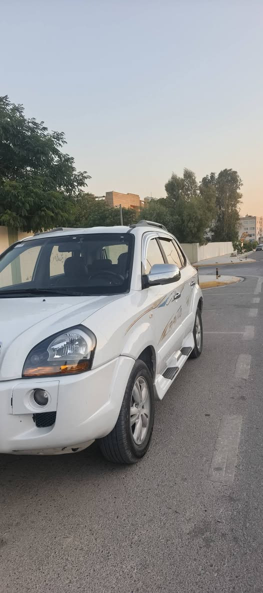 سعر 115و بی مجال 
سلام عليكم هوندا توكسون موديل 2009وارد كوري بدون ضربة بدون صبخ رقم اربيل دولي سنوية لل 2029جديد 4تايرات جديد مكينة 2000دوش لا صرف ولا بخار سونر سيارة داخل صور مكاني كلار سليمانية اني مكلف بنشر رقم صاحبهة ***********
