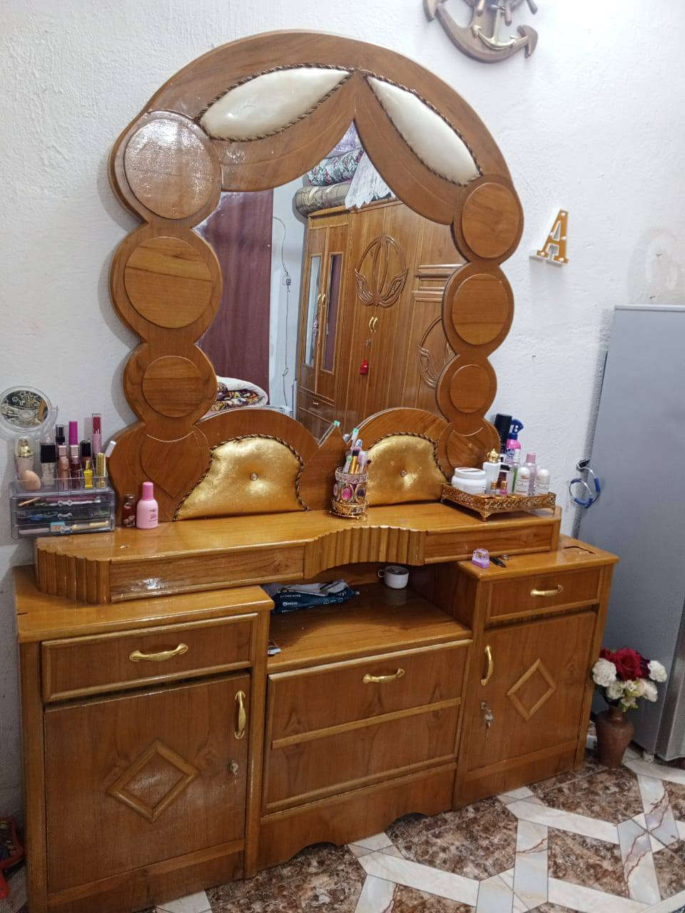 غرفة نوم مستخدمة للبيع
السعر ٩٠٠ وبيها مجال 
الشراي يتصل ***********
