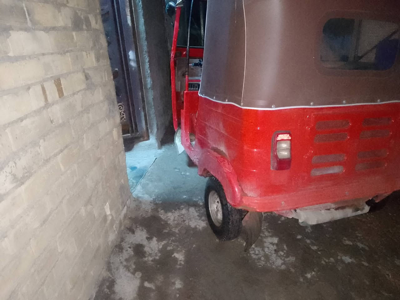 تكتك البيع موديل 17 مكينه مال عشرين مرقم بغداد مصبوغه جماليه سعر 5ملايين وبيه مجال الاتصال على الرقم ***********
