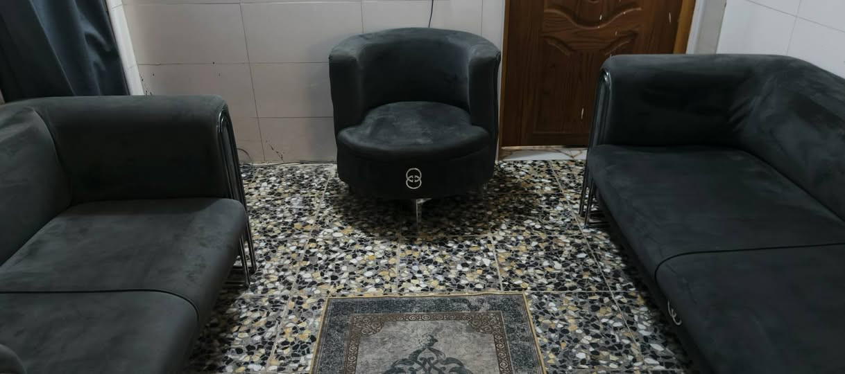 سلام عليكم تخم ٦مقاعد مستخدم قليل سعره ٢٧٥الف قفل من الأخير مكاني نجف مقابيل قرية الغدير رقمي   ***********
