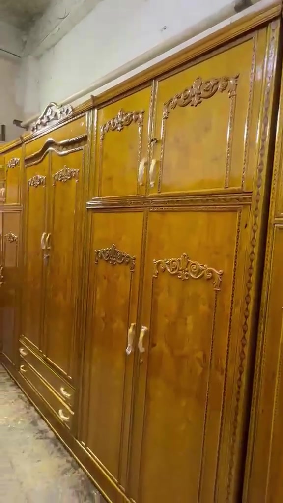 غرفة ست ابواب مستخدمة شغل عراقي 
الخارج صاج طبيعي ٤ ملم 
الداخل جام 3 ملم 
الزاوية كنتورية بابين بأرتفاع الكنتور 
القاعدة بلوك صاج 16 ملم 
الظهر فتح وشد براغي 
النرمادة شريطية على طول الباب
قياس الكنتور 
الدوشمة خياطة يدوية 
الطول 360  سم 
الارتفاع 260 سم مع التاج 
العمق 60 سم 

السعر 850 مع الشد والنقل داخل بغداد مجاناً 

اطراف بغداد من 10 الف الى ٢٠ الف حسب المنطقة
#للجميع


**إذا كنت صاحب هذا الإعلان وتريد حذفه لأي سبب، رجاءا أرسل رسالة إلى الدعم الفني**
