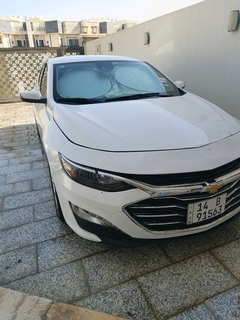 سلام عليكم ماليبو مديل ٢٣ رقم بصره معوقين مكفوله من التبديل والصبغ بيه حالوب وطرف البنيد بارد جاهزه السياره مكاني بصره