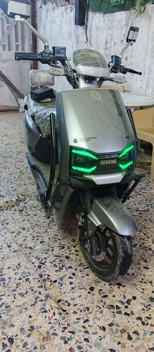 السلام عليكم دراجه شحن البيع موديل 2025 دراجه جديده بيه سته باتريات نعوع ليثيوم اصلي بيه حساس و جهاز نذار كهربائيات كله شغاله بيه ثلاثه نمر 1/2/3سرعته 80حقيقي ملف 5000بيه سويجين  و بصمه ثنين سعره 950بيه مجال
*********** والله محتاج جاي ابيع أو مراوس بدراجه
