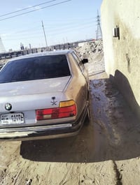 بي إم دبليو ٧٣٥ • نظيفه • بدون تحويل