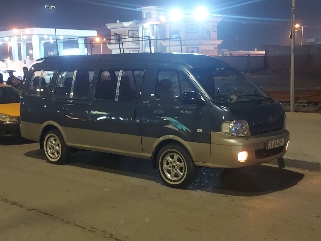 سلام عليكم ورحمة الله سياره منقولي ١٤راكب مديل ٢٠٠٨ سياره مسكر مفتوح بم ونوزل رقم بصرة انكليزي باسمي تحويل مباشر مصفره هيئه وغرامات ما مطلوبه ولا ربع مكينه كير اكسن حداديه تخم تاير باتري سلف كله كفاله 
المكان بصره ابو الخصيب ولكثر التفاصيل السعر 140 بيه مجال قليل حق الجيه 
الرقم)***********
اتصل ودلل
