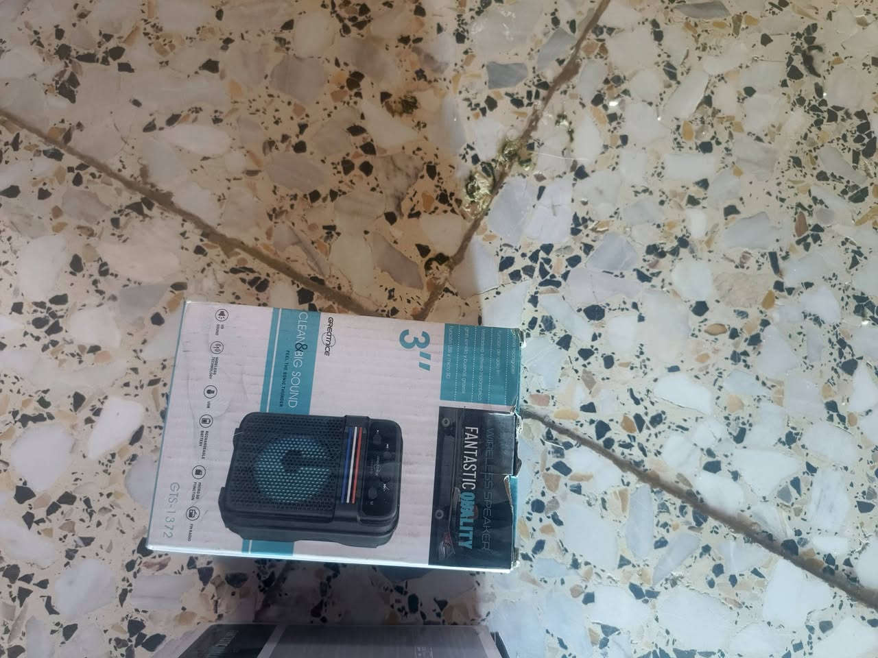 خاص متوفر او واتساب ***********--*********** تعليقات ماارد دزة اي صورة وانطيك التفاصيل والسعر... بغداد
