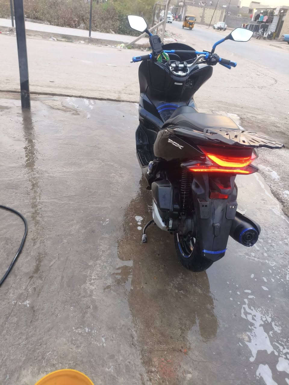 سلام عليكم دراجة pcx جيل الثالث كفاله عامه كفرات بلادية  تخم تاير جديد ماشيه 50 حقيقي سعر 1800 وبيه مجال بسيط مكاني بغداد مدينة الصدر ***********
