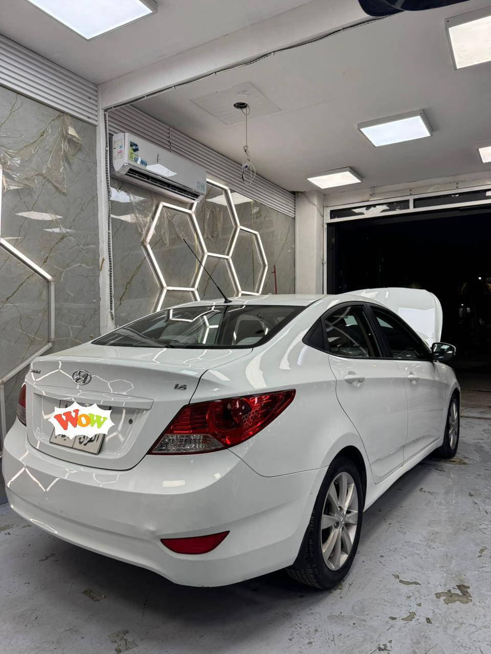 السلام عليكم عندك اكسنت موديل 2014 خليجي بدون صبغ فقط الدعاميه الامامي والباقي بدون اي صبغ سعر 112 ورقه فول السياره بس عدا البصمه محرك 1600 دوش  
عنواني يغداد حي الاجامعه نقق الشرطه 
الانصال على الرقم ***********
