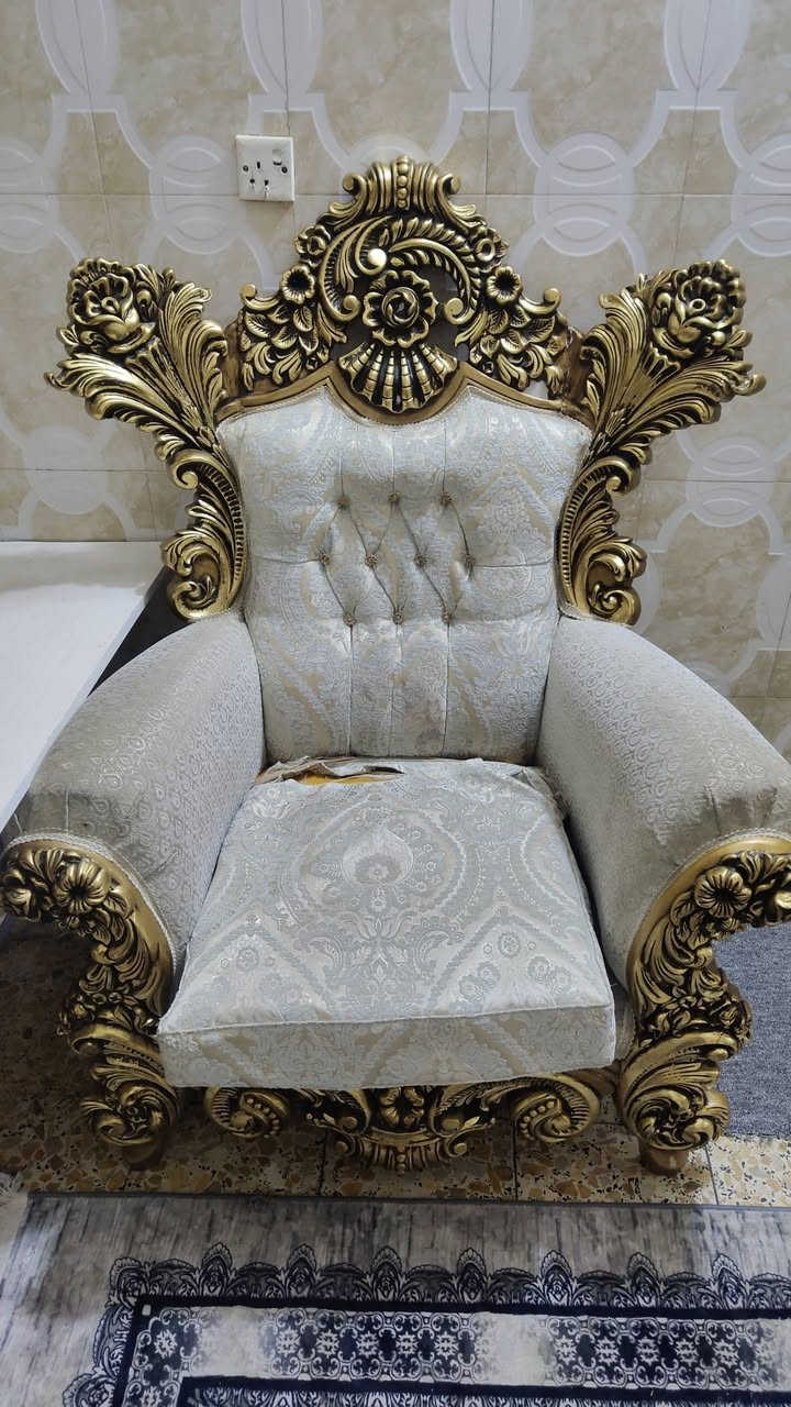 السلام عليكم تخم ملكي نضيف ويا طبلات مالاتة سعر 600 كربلاء حي العباس ***********
