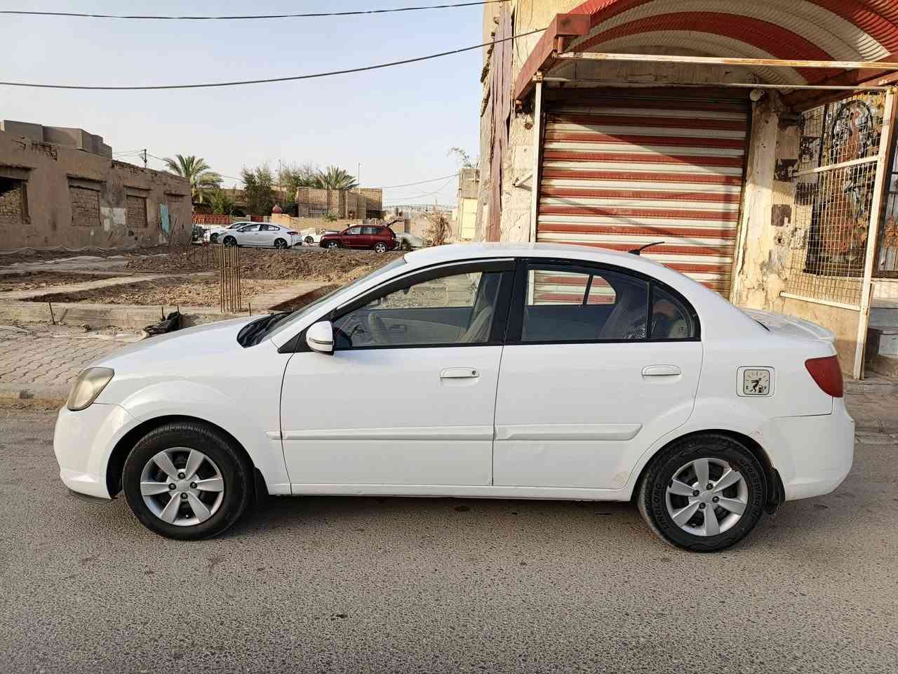 السلام عليكم
ريو 2011 
رقم انگليزي بأسمي سنويه جديده 
تبريد جديد ثلج 
مكينه 1600
تخم تاير 
جاهزه بدون نقص
بيهه تبديل چاملغ امامي وصبغ باب  
مكانهه رميثه 
***********
***********
