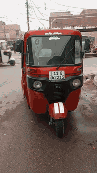 تكتك للبيع موديل 2018شهر 11بيه  معجون صفحه اليسره كد شبر اذا أكثر ترجع والدوسات معمره فقط والمحرك بي بكن تنزل فلوس تجفيت البكن السعر 6ملايبن ***********بغداد الشعب
