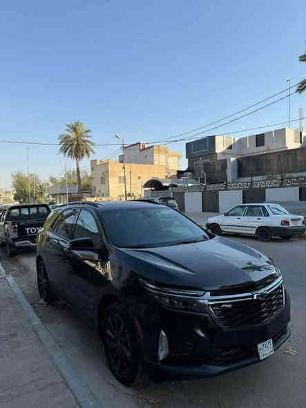 بسم الله رحمان الرحيم 
موديل  23 ماشيه 20 الف 
رقم بغداد شبه مميز 
مواصفات 
شيفروليه ايكوينوكس 2023 RS بمحرك توربيني سعة 1.5 لتر رباعي الأسطوانات بقوة 175 حصانًا وعزم دوران يبلغ 275 نيوتن متر. تتميز بتصميم رياضي خاص، بما في ذلك لمسات خارجية سوداء، وشعارات RS، وعجلات مقاس 19 بوصة، وعادم مزدوج. من الداخل، تأتي بتنجيد أسود مع خياطة حمراء، وعلامة RS على ناقل الحركة والمقاعد. 
المواصفات الرئيسية
المحرك: 1.5 لتر توربو رباعي الأسطوانات.
القوة: 175 حصان.
عزم الدوران: 275 نيوتن متر.
ناقل الحركة: أوتوماتيك.
نظام الدفع: دفع أمامي بشكل قياسي، مع توفر الدفع الرباعي في بعض الطرازات (ملاحظة: الطراز RS يتوفر غالبًا بالدفع الرباعي).
التسارع (0-100 كم/س): 8.1 ثانية.
معدل استهلاك الوقود: 7.39 لتر لكل 100 كم. 
مميزات التصميم الخارجي لـ RS
تصميم رياضي فريد من نوعه.
لمسات خارجية سوداء اللون.
شعار RS.
عجلات سوداء مقاس 19 بوصة. 
مميزات التصميم الداخلي لـ RS
تنجيد أسود مع تطريز أحمر.
علامة RS على ناقل الحركة والمقاعد الأمامية. 
ميزات الأمان والتكنولوجيا 
فرامل كهروهيدروليكية.
نظام تنبيه الاصطدام الأمامي.
نظام الكبح التلقائي في حالات الطوارئ.
نظام مساعدة في الحفاظ على المسار مع تحذير مغادرة المسار.
نظام تثبيت السرعة التكيفي. 

السعر 190 
 أي ستفسار ع الرقم 
***********
