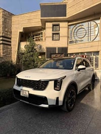 سورنتو ٢٠٢٥  ٧ راكب محرك ٤ سلندر 2.5 Mpi. وكالة اكدال داخل الضمان  ماش...