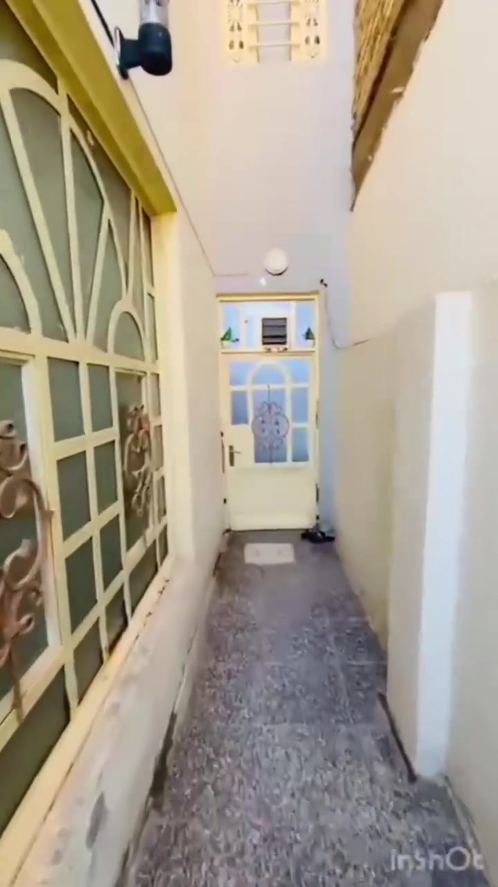الموقع حي الميلاد خلف مزرعت سيد علي
خدمات ماي وكهربا ومدارس 
100  متر  طابق ونص شغل درجة اولى  شارع البيت   27🛣 متر  سقف عكاده طابق ثاتي سندوج👉 اساس صب كونكريت 

الطابق الاول البيت  غرفه نوم وصاله ومطبخ  وستقبال

وصحيات داخليه وخارجيه

الطابق الثاني غرفتين 

#السعر 110بي مجال لشراي 

  الاستفسار على  *********** 📲
