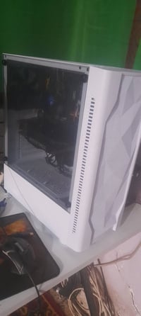 تجميعه للبيع  كارت شاشه GTX 1080  هارد HHD 1T هارد HHD 500 كيس لون ابي...