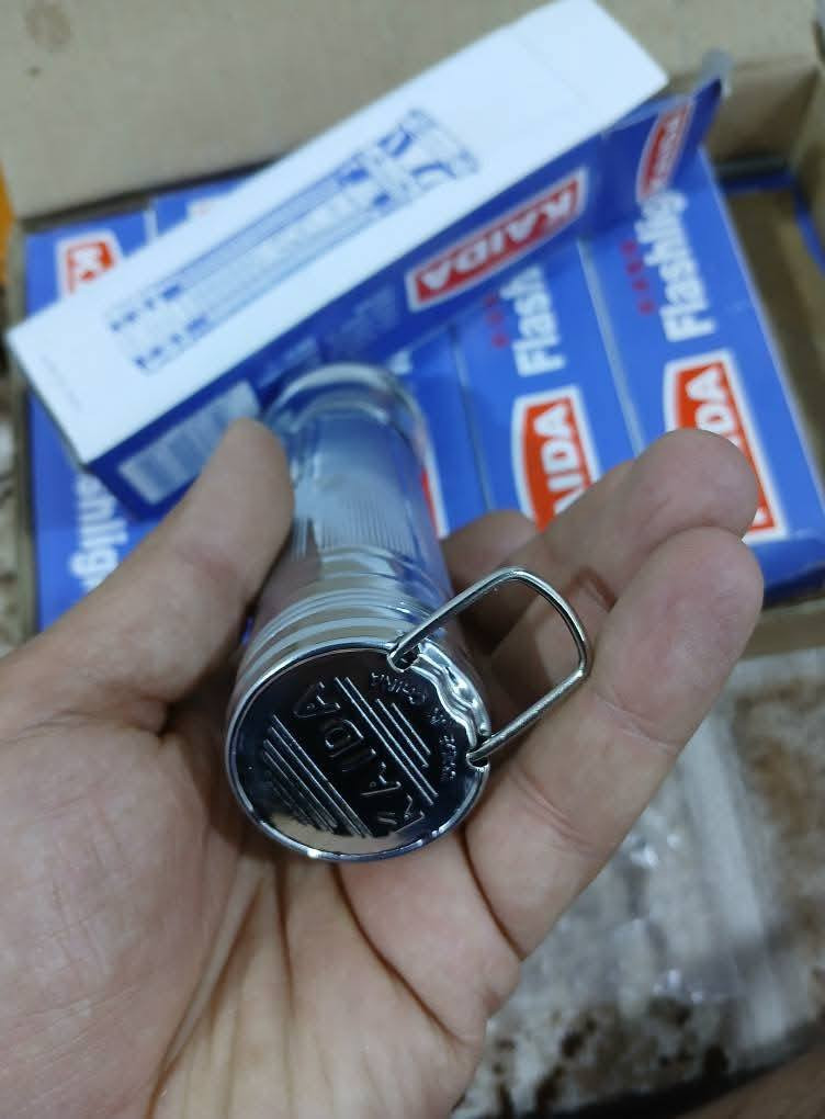 لايت قديم بطارية حجم كبير  سعر القطعة 2500  الفين ونص


**إذا كنت صاحب هذا الإعلان وتريد حذفه لأي سبب، رجاءا أرسل رسالة إلى الدعم الفني**