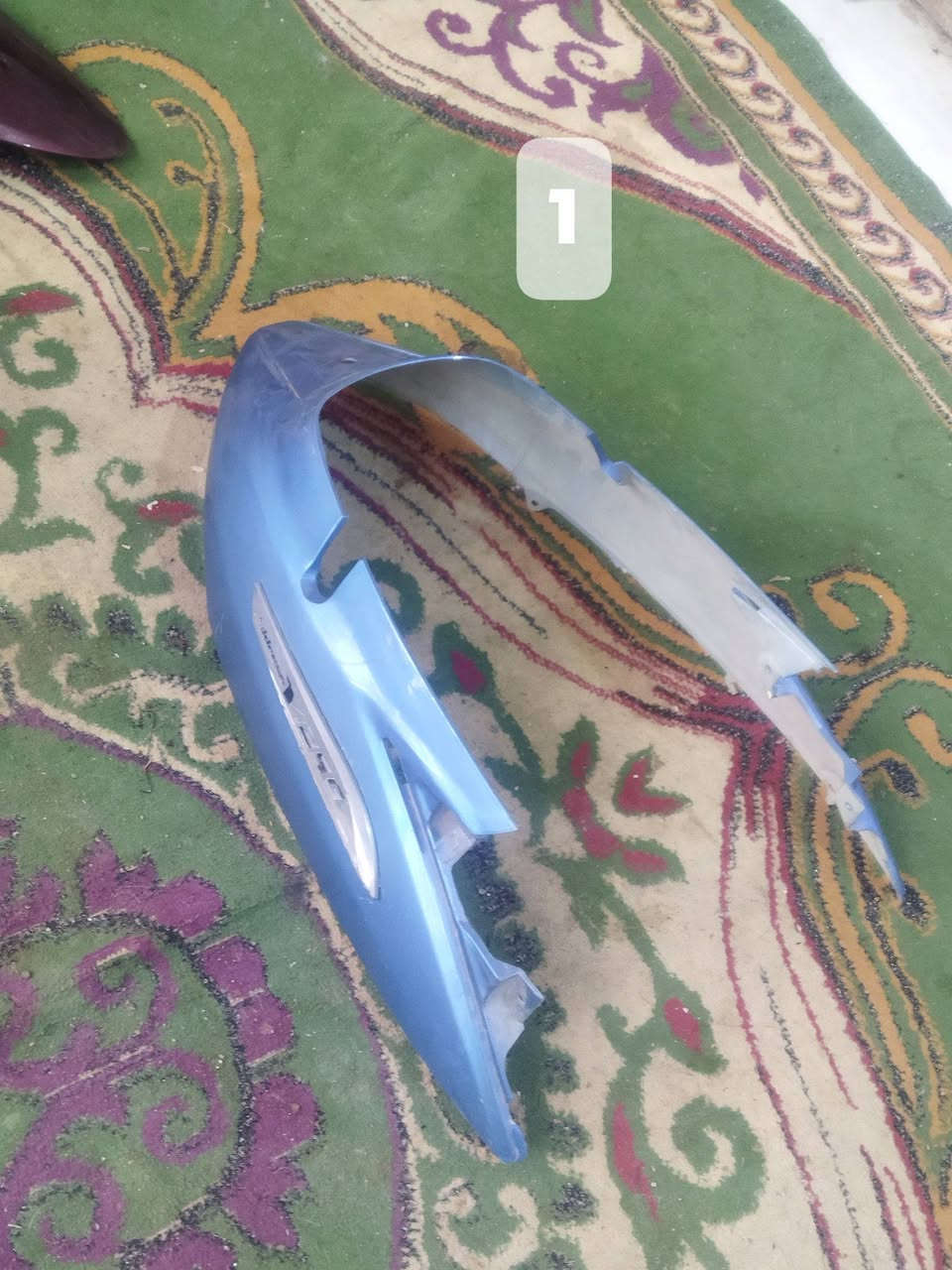 سلام عليكم كفرات للبيع مال بيجي لون ماروني اصلي كامل وكفرات ثنين مال ادرس قديم اول واح
 نضيف والثاني شويه بي كسر ليوره قيم وخذ ***********
