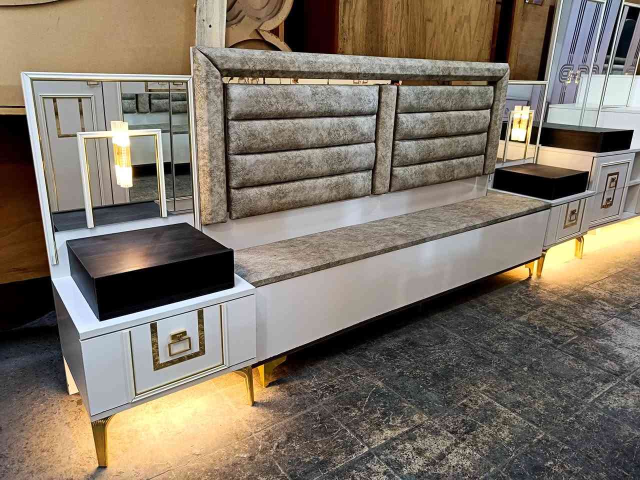 السلام عليكم  نقدم  لكم من (معرض الياقوت للاثاث)  غرفه  تركيه صبغ حراري كامله مكمله من اناره ونظافه   استعمال  قليل شرط نظافه 100/100
9 قطع.   اسعار مناسبه.  السعر  خاص او اتصال على رقم  مع نقل وشد. مجاني داخل الموصل اهلا وسهلا بكم  🌹🥰
***********
يوجد وتساب
