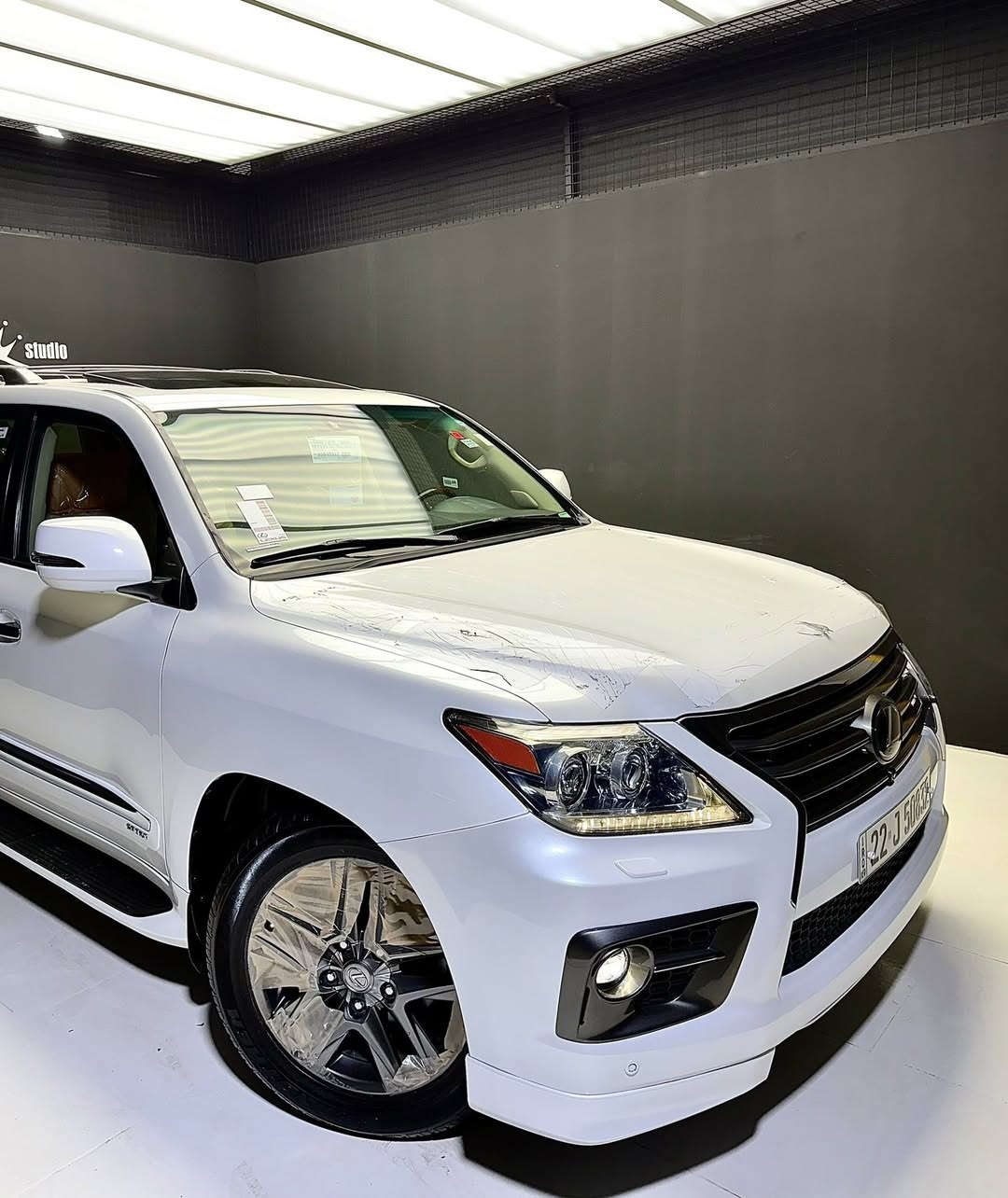 Lexsus _LX570_ 2015 _ 78,000km🪬
اللَّهُمَّ صَلِّ عَلَى مُحَمَّدٍ وَعَلَى آل مُحَمَّدٍ

ليگزيز  موديل ٢٠١٥ (LX570)
سياره مواصفات (بريمي اصلي)
سياره ماشيه (78,000) كيلو
سياره مكفوله كفاله عامه كلشي
بدون صبغ + بدون بارد + بدون حالوب
بدون + شخوت ماشاالله سياره جديد 

🧩سياره حتا غراضات موجود 
(هيدفونات + عرضيات + كل  موجود
داخل _ بيجي + ماشيه (٧٨) + موصفات بريمي + محرك 8 سلندر +

🎲مواصفات سياره
بصمه + النزيلاق + شغال + كشن جلد 
كشنات تدفيه + كاميرات + ثلاجه + زينون
باب وراء شفط +نظام ايكو + سبورت +

🪬محرك و گير كل بشرت
ما مفتوح بشرت 
سياره حيل جديد نظيفه كلشي عاي بلادي 
سياره مابيها دينار مصرف 

🧿نظافه ١٠٠٪ كامل سيرفس بدون نقص و بدون مصرف سياره اي نقص مابيها
4 أيطارات جديدة تحتها
تاير وويل بيلادي شريكه
حتا تاير (دنلوپ) أصليه
نفسي

📍نفسي يوم /تحويل وكاله حاظر
مكان / داخل سليمانيه
سعر/474$ ورقه 
م/ ***********📲
