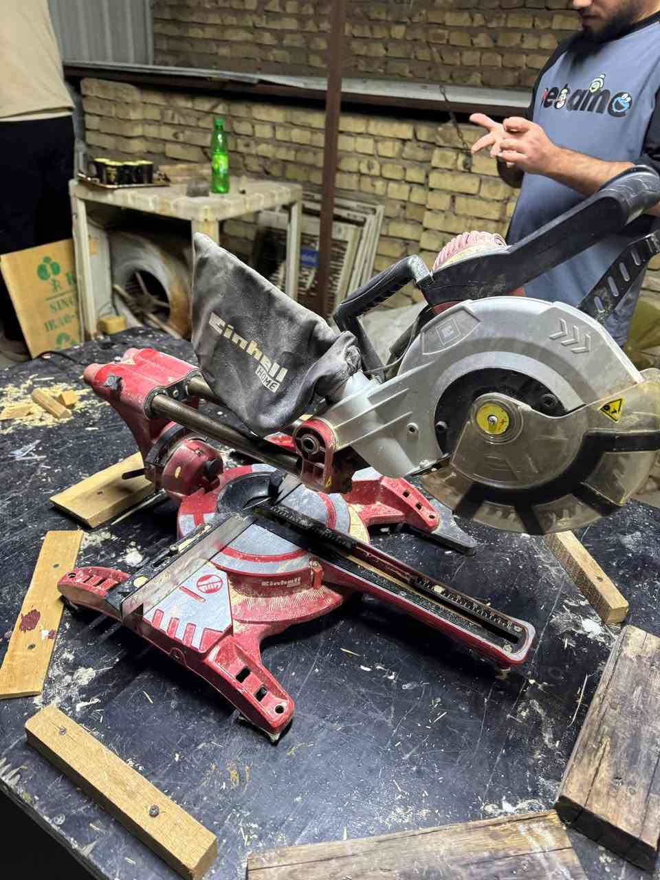 يا الله كتر خشب والمنيوم قيم واخذ


**إذا كنت صاحب هذا الإعلان وتريد حذفه لأي سبب، رجاءا أرسل رسالة إلى الدعم الفني**