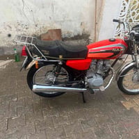 للبيع دراجه اربعه كير موديل 15أوراق اصولي دراجه نضيفه وحلوه 0783558510...
