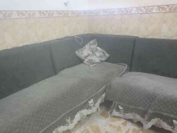 السلام عليكم دوان تركي لون زيتوني ينفتح يصير جرباية وتقدر اتخزن بداخلة الضرار بية حرك من الصفة وبي خشبة طاقة من النص يحتاجلة ترتيب سعر ١٠٠ التواصل خاص او ***********
