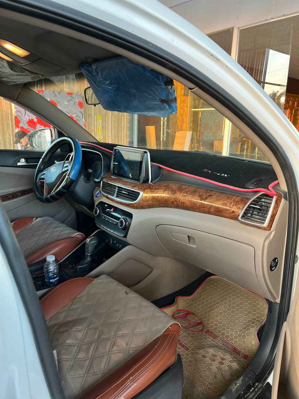 السلام عليكم 
توكسان 2020 خليجي
الضرر موضح بتقرير السونار 
باقي 5 اشهر تصير حره 
السعر 155
مكان السياره واسط / العزيزيه

***********
