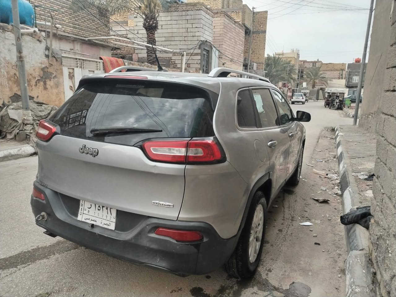 السلام عليكم جيب شيروكي بزون موديل 14 مكينه وكير شرط مشروطات تخم تاير تبريد منضومه جديده كلها بس تشحن غاز شرط تشحن يمي رقم بصره مشروع وطني بيه جاملغ وخشم البنيد مصبوغه حزام أثر شخوط وجراد بدون اي دواخل السعر 96 وبيه مجال مراوس بأمريكي حسب القناعه عنواني ذي قار المركز ***********
