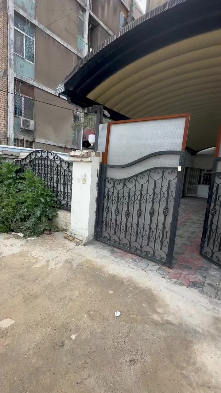 شقه ارضيه للايجار بشقق زيونه موقع ممتاز جدأ تحتوي على كراج وحديقه وصاله و٢نوم ومطبخ وخدمات سعر 1.100  مليون وميه  للاستفسار 📞***********
