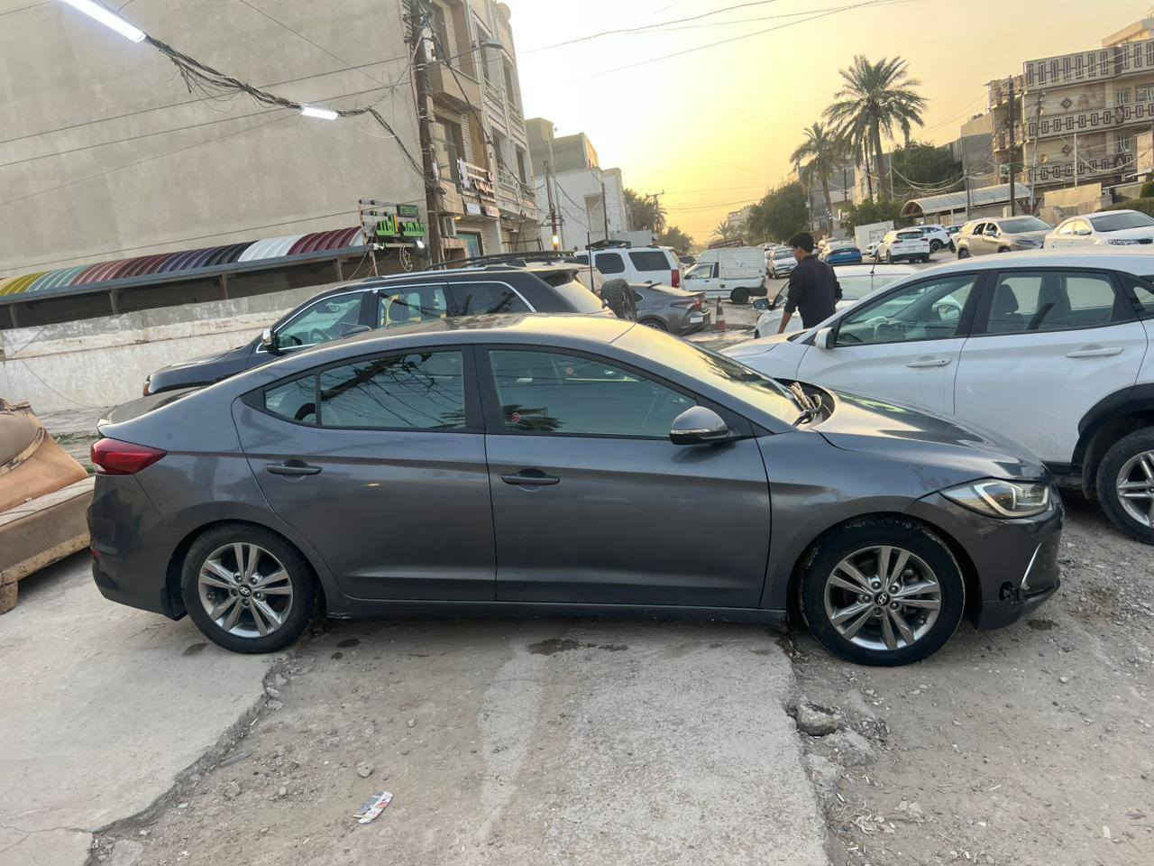 النترا 2017 امريكي مواصفات عادية نص فول بيهه ملاحظات دواخل وشاصي وكير مكفولات مكينة مجفتة جديد سيارة ما ناقصهه اي شي
السعر (115) وبيهه مجال مكانهه بغداد حي الجامعة 
***********
