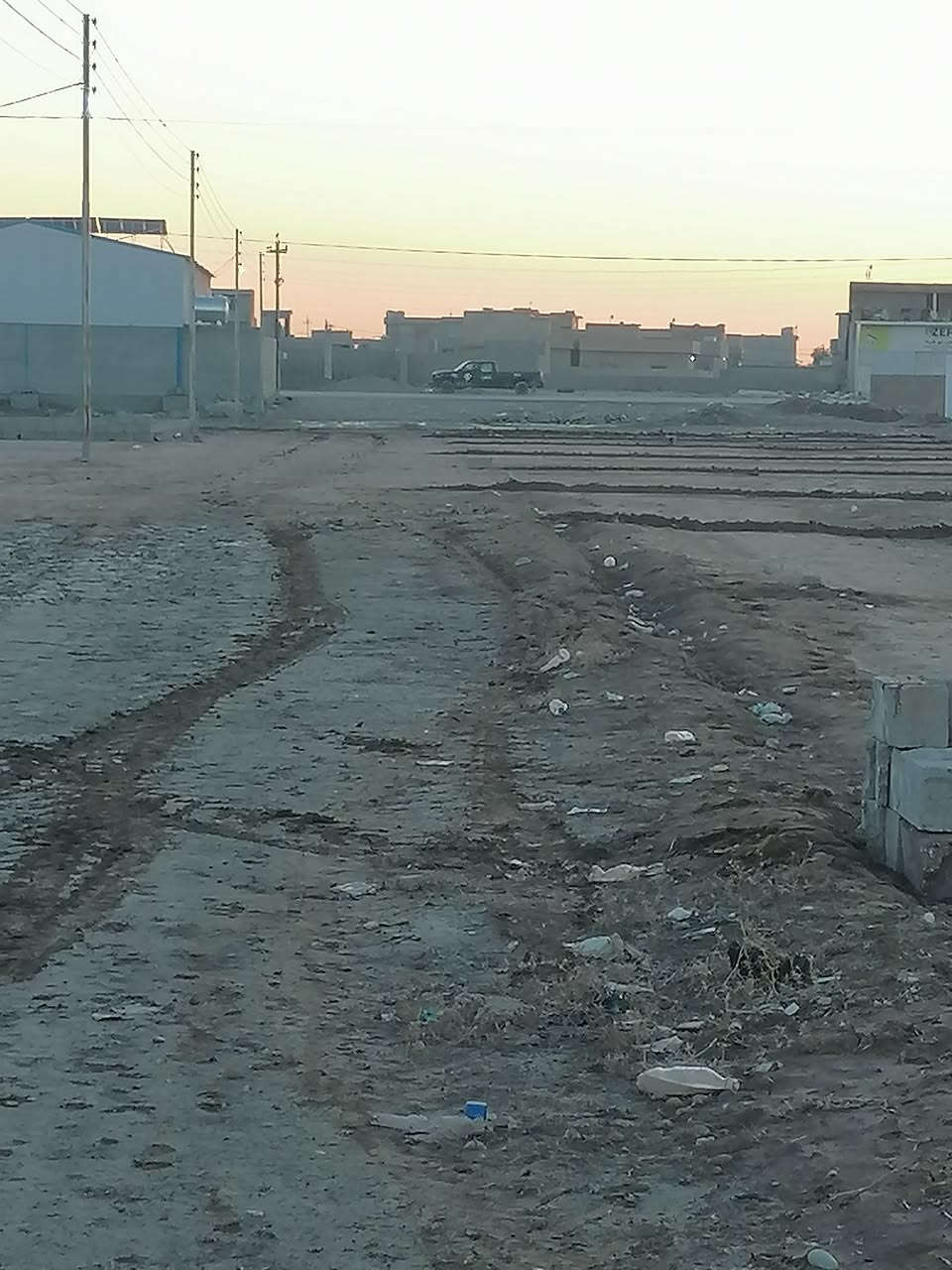 قطعة ارض زراعي للبيع على شارعين شارع خلفها ٨ متر وشاع كدامها ٩ متر  مساحتها ٢٠٠ متر قريبه على سايدين البگاره  ***********
