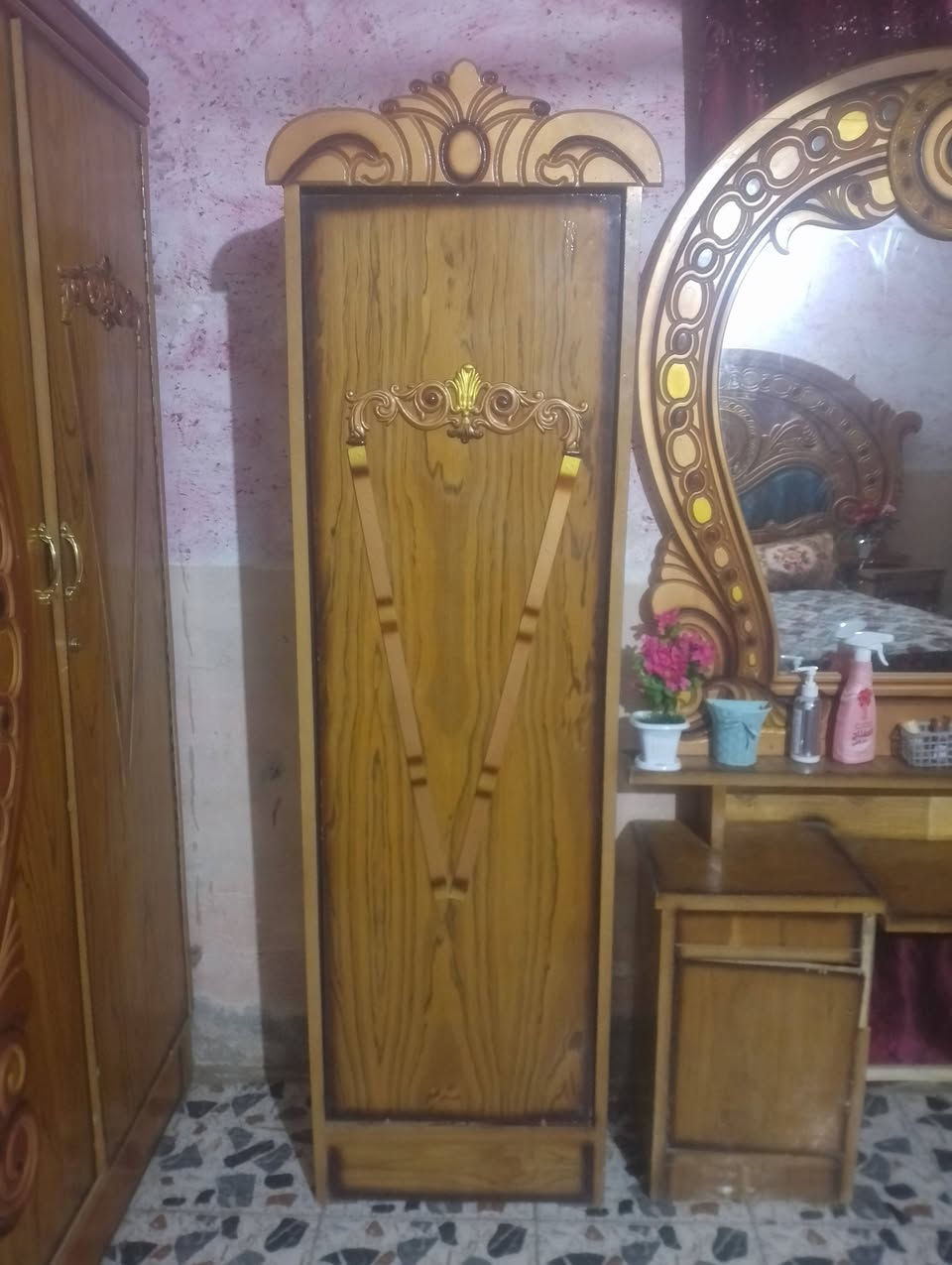 غرفه نوم عرقيه خشبه زين مستعمله غليل للبيع ب600 وبيه مجال هاذ رقم ‏‪0750 562 3186‬‏/  ***********هاذه رقم ثاني ليريده يتصل بل راقام ويراسل خاص
