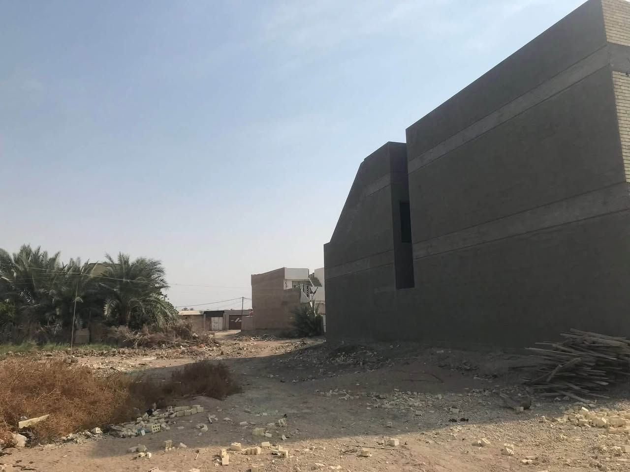 السلام عليكم قطعة أرض للبيع المساحة 300 متر تبنا القطع من جهتين خلفه شارع  ومامها شارع   العنوان الصويره قرب شارع السبيس حي الربيع دور الطيارين 
رقم القطعة 11182
التواصل خاص او اتصال ع الرقم

***********

هاي الصور قديمة هسه المنطقة تغيرت
